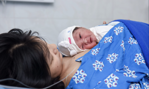 Lý do phụ nữ sau sinh khó giảm cân, dễ béo phì