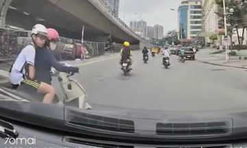 'Tương lai của Việt Nam' bị dạy hư trên đường phố