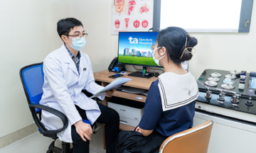 Viêm mũi họng khi giao mùa dễ nhầm lẫn Covid-19
