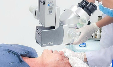 Bỏng mắt vì xăng thơm