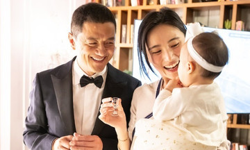 Người vợ luôn ở bên Lý Á Bằng khi 'đời đen tối nhất'
