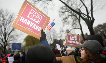Harvard kiện lệnh cấm cấp visa của ông Trump