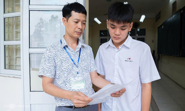 Gần 500 học sinh Hà Nội bỏ làm thủ tục thi lớp 10