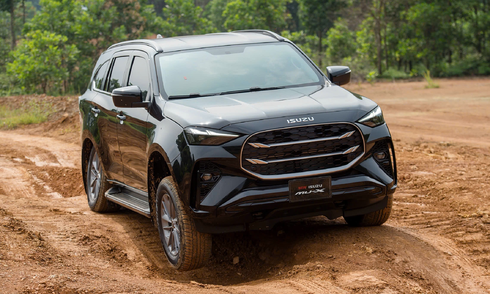 Isuzu mu-X phiên bản mới có giá từ 928 triệu đồng