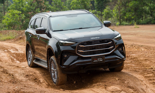 Isuzu mu-X phiên bản mới có giá từ 928 triệu đồng