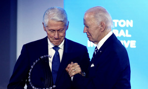 Bill Clinton đặt câu hỏi về lịch trình của ông Biden khi tại nhiệm