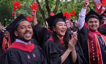 Thẩm phán chặn lệnh cấm cấp visa cho du học sinh vào Harvard