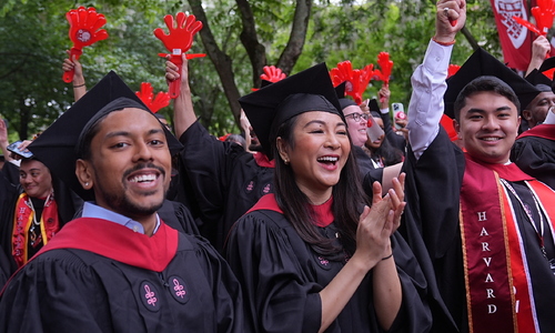 Thẩm phán chặn lệnh cấm cấp visa cho du học sinh vào Harvard