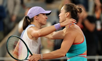 Swiatek thành cựu vô địch Roland Garros