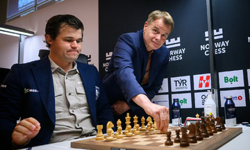 Carlsen không thỏa mãn ngay cả khi vô địch siêu giải Na Uy