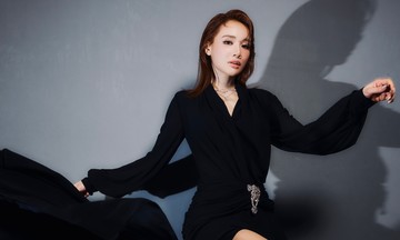 Nhã Phương chưng diện bên dàn sao