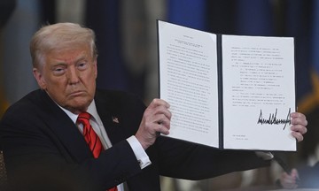 Ông Trump yêu cầu Tòa Tối cao bật đèn xanh cho việc giải thể Bộ Giáo dục