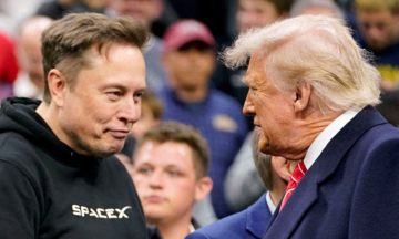 Ông Trump, Musk nguy cơ cùng thua vì khẩu chiến