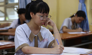 Đề Toán thi vào lớp 10 của TP HCM