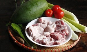 Có nên ngâm xương, thịt trước khi nấu?