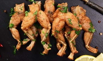 Món chân ếch gây tranh cãi của người Pháp
