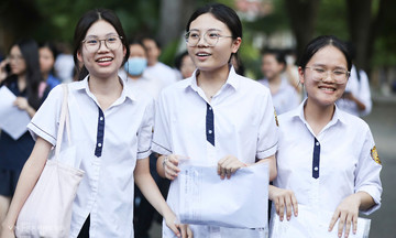 Đề Toán thi lớp 10 ở Hà Nội