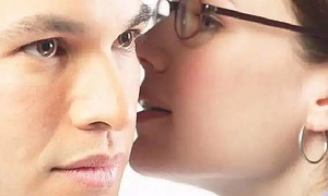 6 thứ không nên nói, kể cả với bạn thân