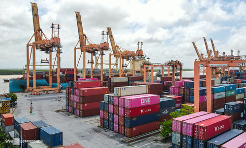 14 hải quan sắp ra tòa trong vụ thông quan 13.000 container hàng lậu