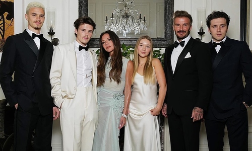 Ồn ào bủa vây gia đình Victoria - Beckham