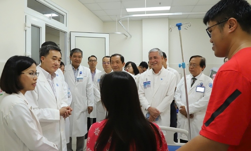 Thứ trưởng Y tế: Bác sĩ Việt viết lại số phận thai nhi Singapore