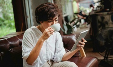 Lý do phụ nữ trung niên nên uống cà phê mỗi ngày