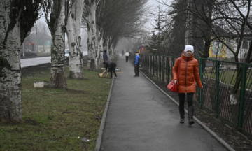 Bên trong thị trấn Ukraine trên đường tiến quân của Nga
