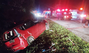 Xe buýt lật nhào sau tai nạn ở Malaysia, 14 sinh viên thiệt mạng