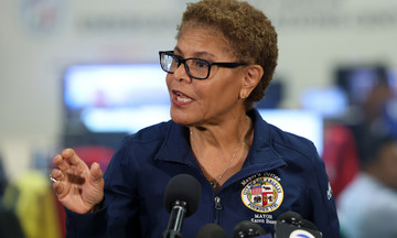 Thị trưởng Los Angeles nói ông Trump tìm cách 'tước quyền' của địa phương