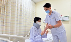 Ghép xương nhân tạo chữa thoát vị đĩa đệm 17 năm