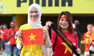 Malaysia - Việt Nam: Filip, Pendant Quang Vinh đá chính