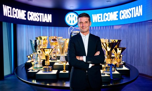 Cristian Chivu làm HLV Inter Milan