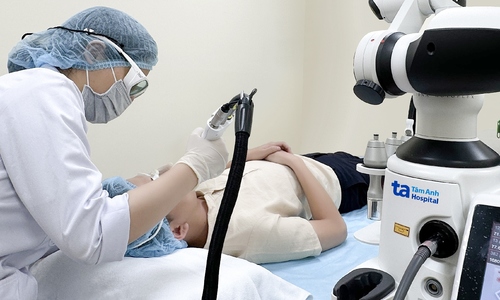 Má nổi mạch máu màu tím, đỏ là bệnh gì?