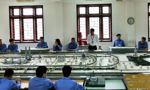 Hợp tác với Trung Quốc đào tạo nhân lực đường sắt tốc độ cao