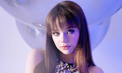Tuổi 14 của 'búp bê Nga' Anastasia Knyazeva