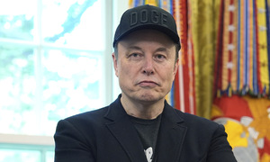 Elon Musk hối tiếc về 'những bài viết đi quá xa' nhắm vào ông Trump