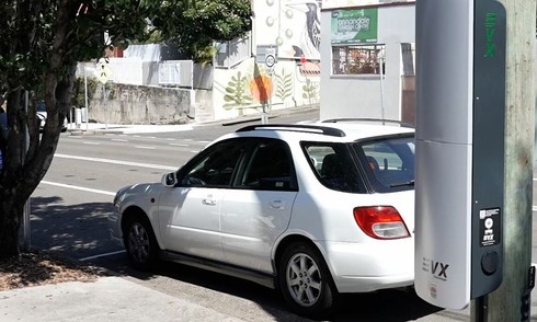 Thế giới phát triển trạm sạc xe điện ra sao?