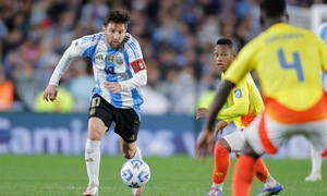 Messi xin rời sân