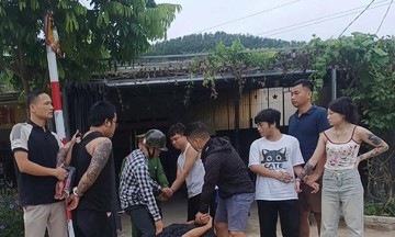 Nhóm người nước ngoài xịt hơi cay, cướp ôtô trên cao tốc