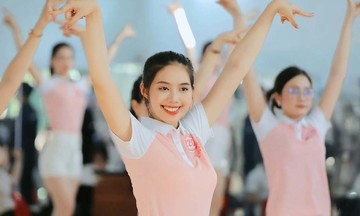 Hoãn chung kết Hoa hậu Việt Nam vì mưa bão