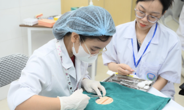 ĐH Y Hà Nội tuyển thẳng tới 40%, lần đầu xét tổ hợp A00