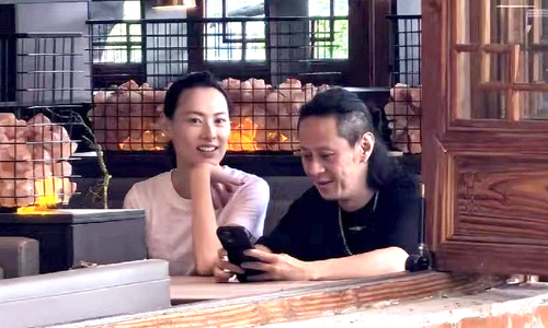 Lương Lạc Thi hẹn hò tài tử 'Thiên Long Bát Bộ'