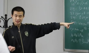 Thiên tài Trung Quốc từ nhỏ đã giải trí bằng sách Toán