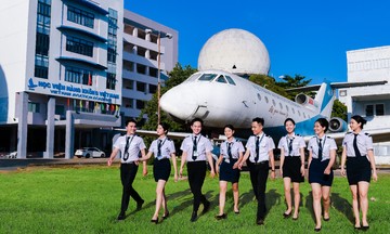 Lần đầu đào tạo tiếp viên hàng không ở hệ cử nhân