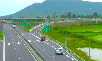 Sửa vạch chuyển làn gây tranh cãi trên cao tốc Vĩnh Hảo - Phan Thiết