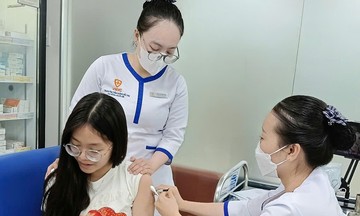 Những ông bố chọn tiêm ngừa HPV cho con