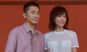 Lương Triều Vỹ bẽn lẽn bên Lưu Gia Linh