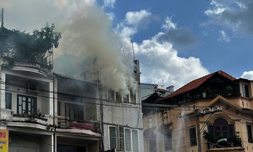 Cháy cửa hàng bán nhân sâm ở TP HCM