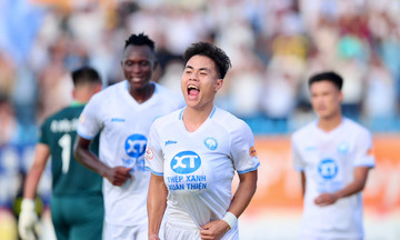 Nam Định lần thứ hai liên tiếp V-League