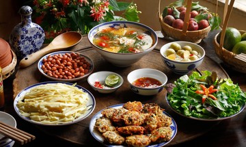 Mâm cơm dân dã ngày hè với cá ngần